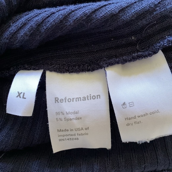 reformation Janine navy Top size XL - Picture 5 of 6